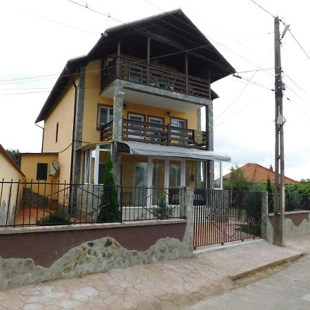 Pensiunea Casa Domnitei Baia de Fier Exterior foto